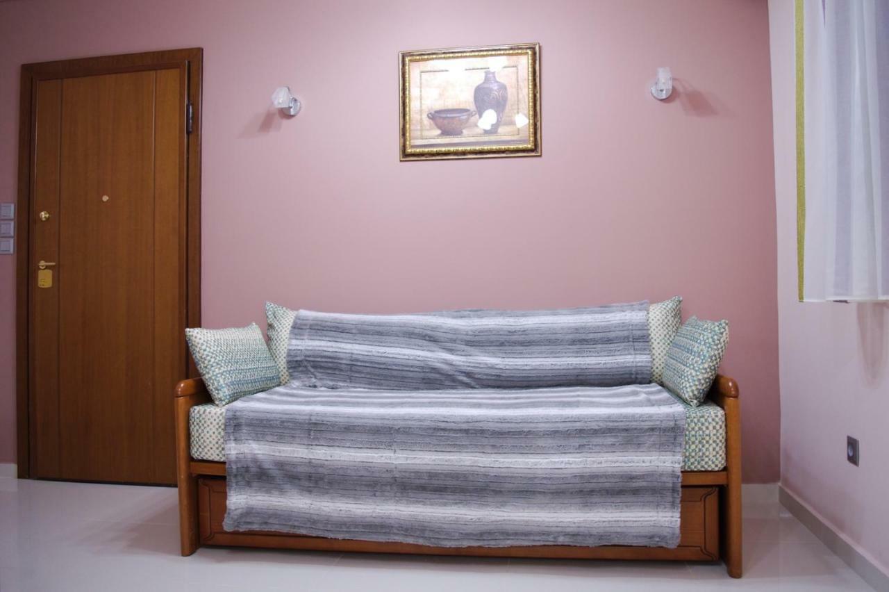George'S Cozy Apartment In Plaka Афины Экстерьер фото